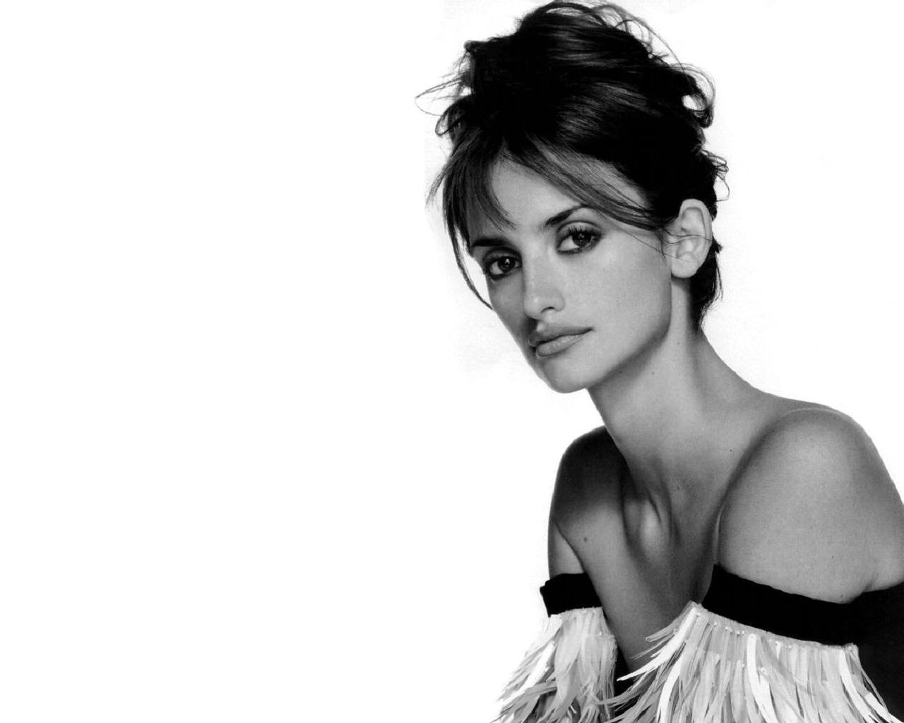 Penelope Cruz Most Beautiful - HD Wallpaper 