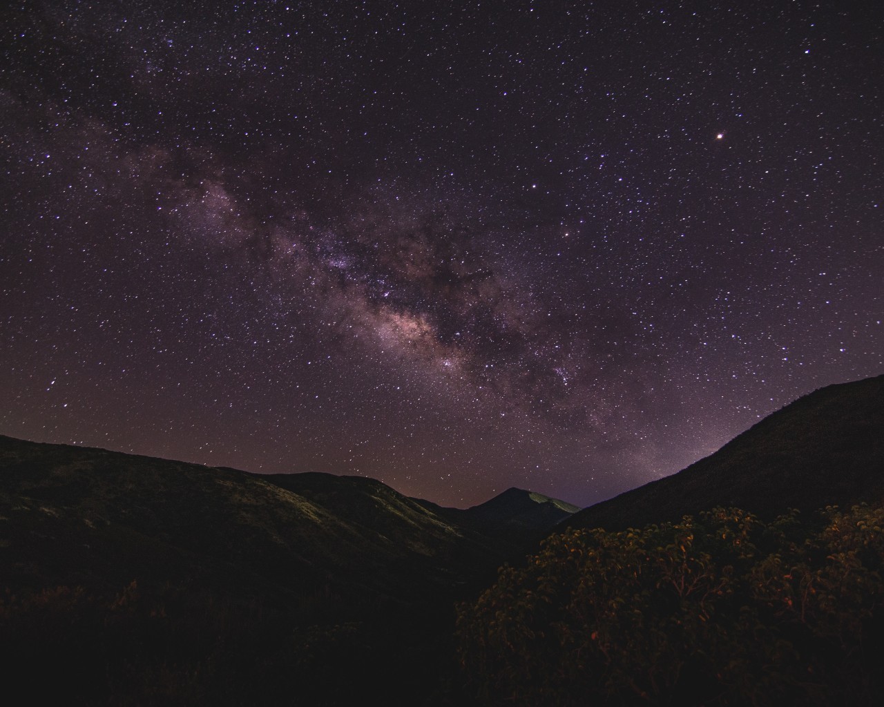 Sky, Stars, Night, Mountain, Scenic, Hills - HD Wallpaper 