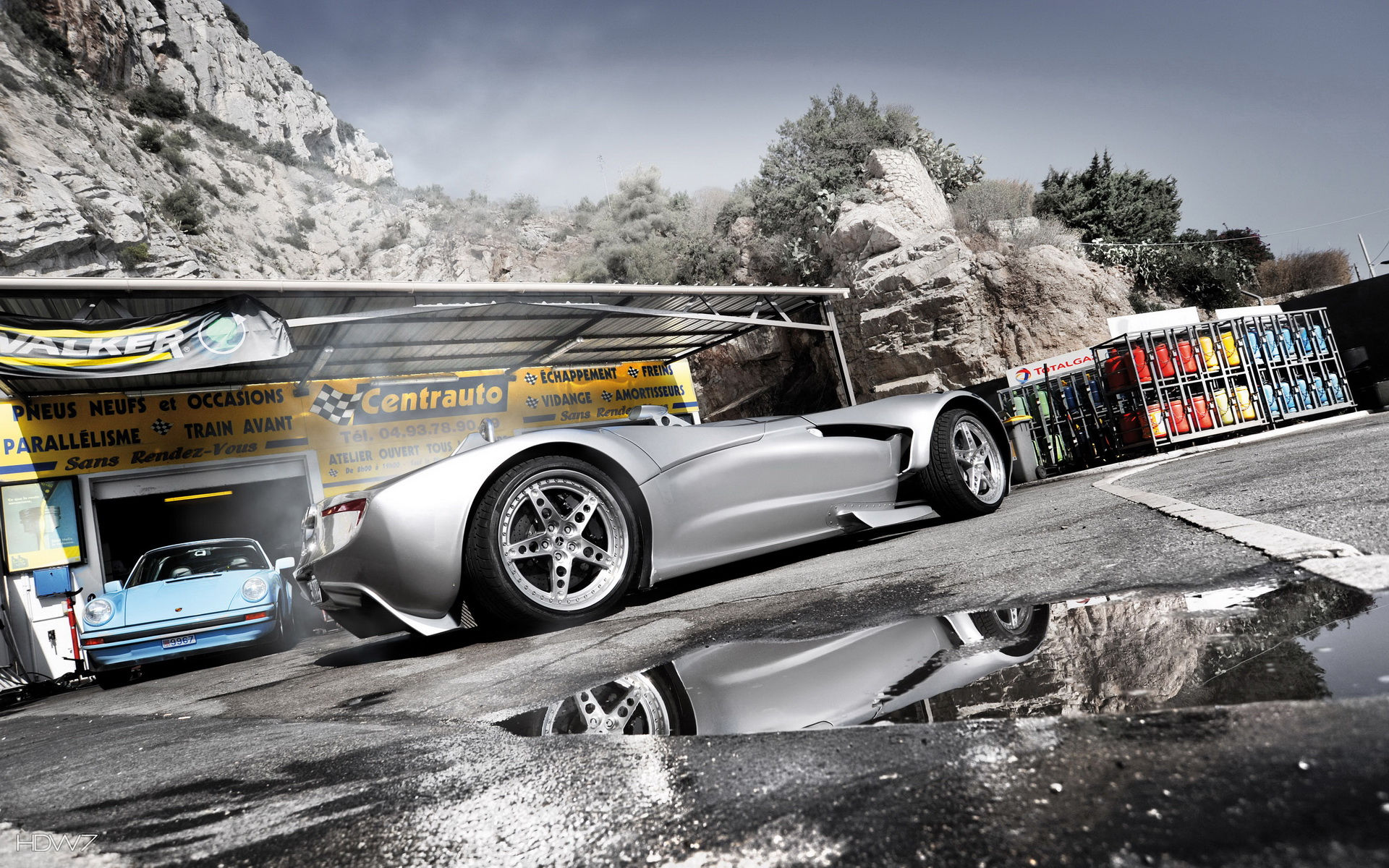 Bmw Veritas Supercar At A Petrol Station Wallpaper - Car Workshop Background Hd - HD Wallpaper 