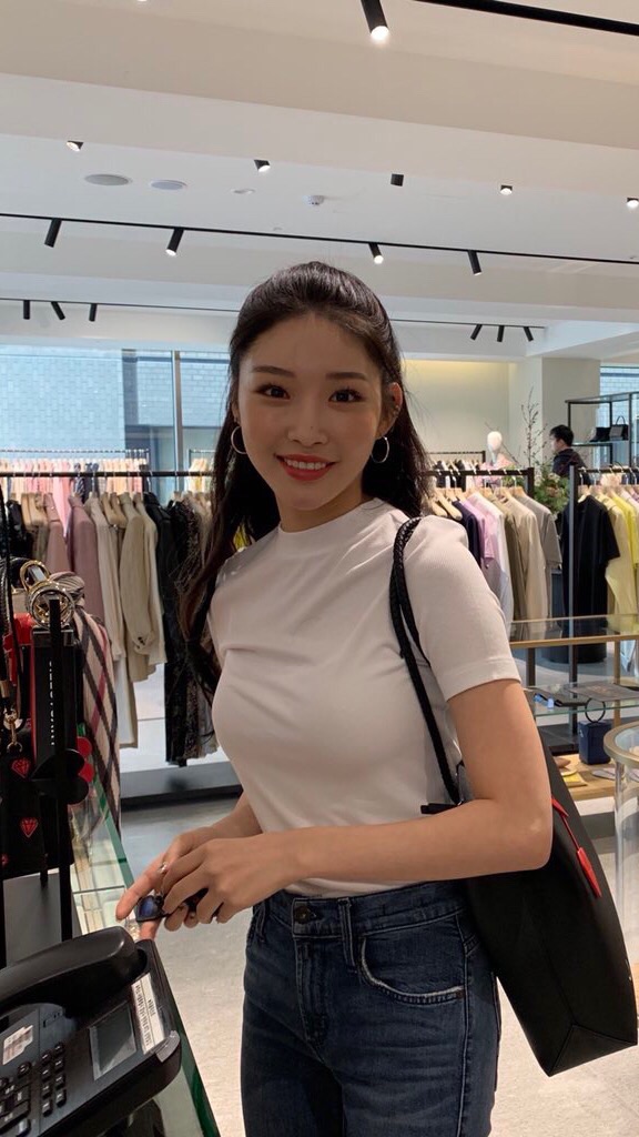 Icon, Layout, And Chung Ha Image - Chungha Girlfriend - HD Wallpaper 