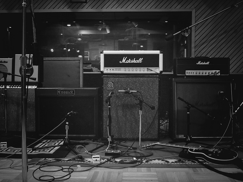 Music Studio Wallpaper - Ulrik Munther Born This Way - HD Wallpaper 