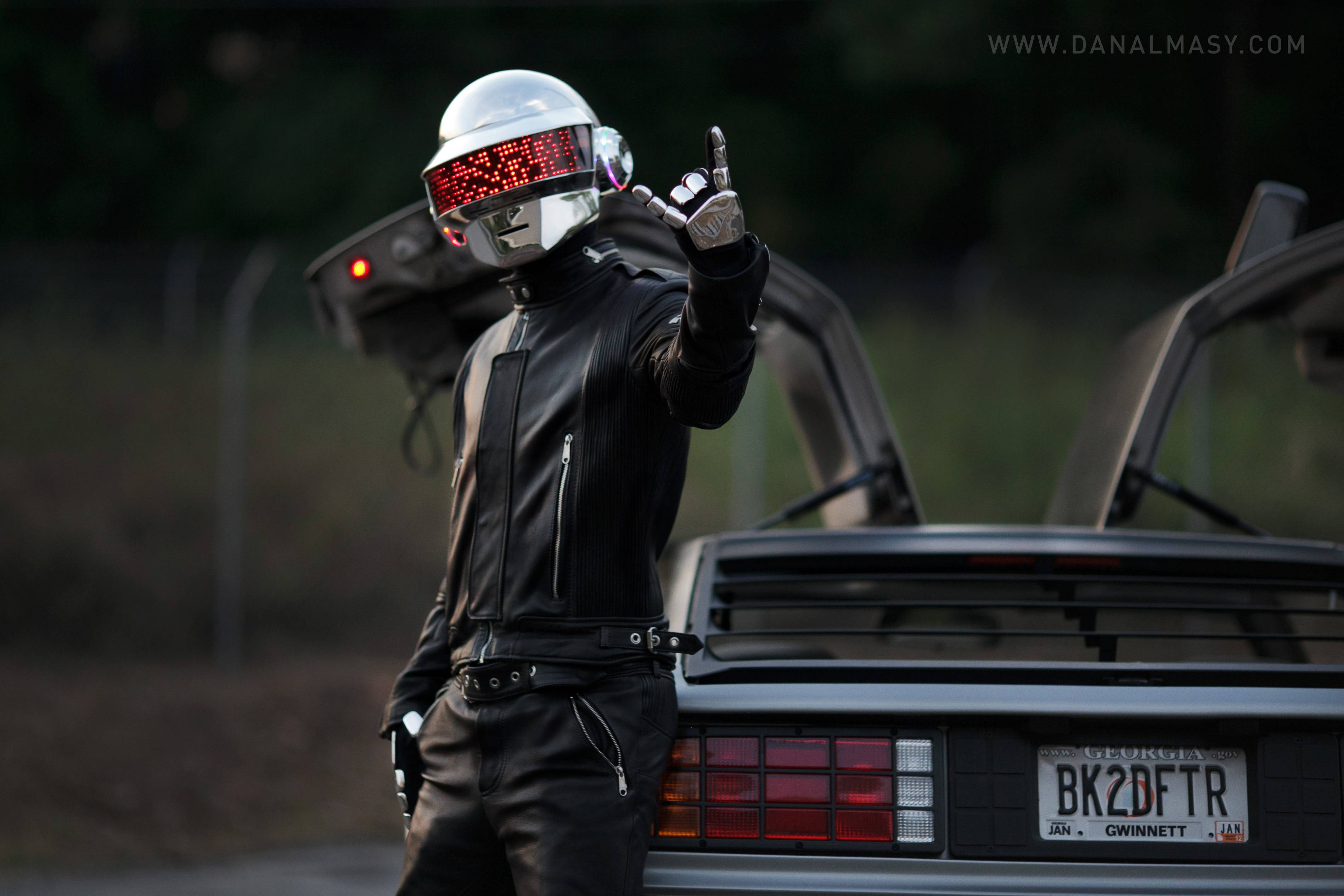 Daft Punk Delorean - HD Wallpaper 