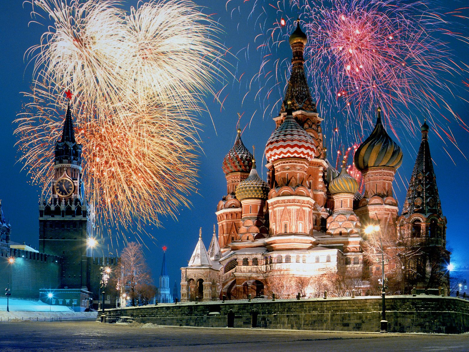 St Basils Cathedral Moscow Russia - Beautiful Pictures Of Moscow Russia - HD Wallpaper 