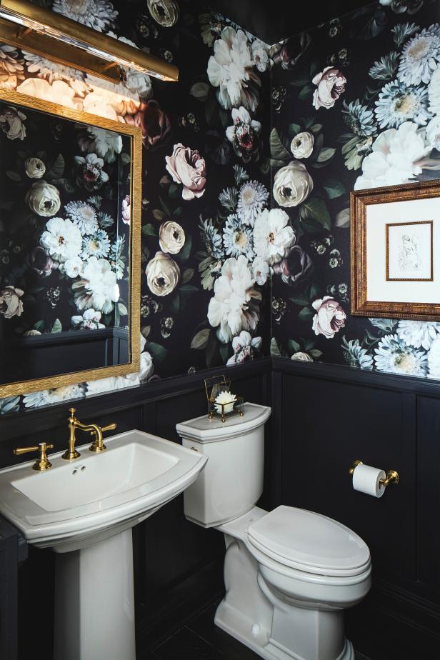Dramatic Powder Room Features Floral Wallpaper, Dark - Black Floral Wallpaper Bathroom - HD Wallpaper 