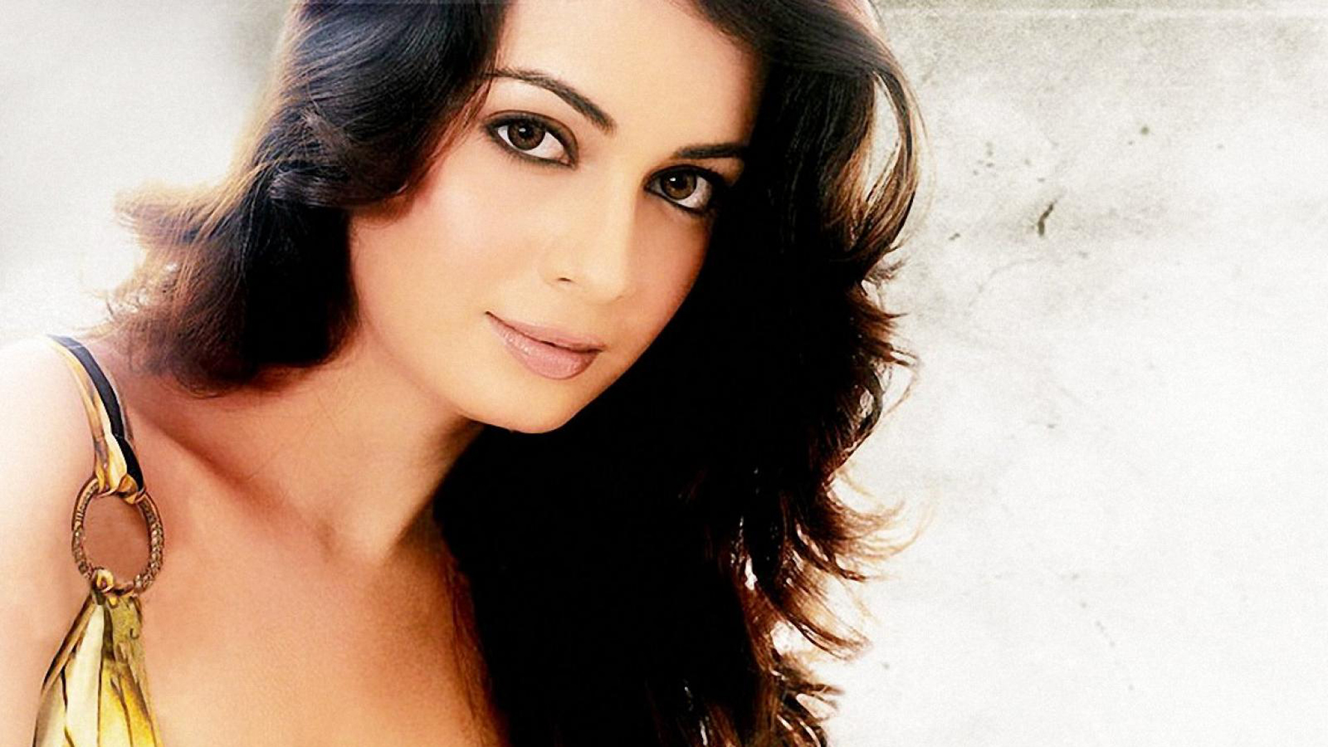 Dia Mirza Computer Wallpaper - HD Wallpaper 