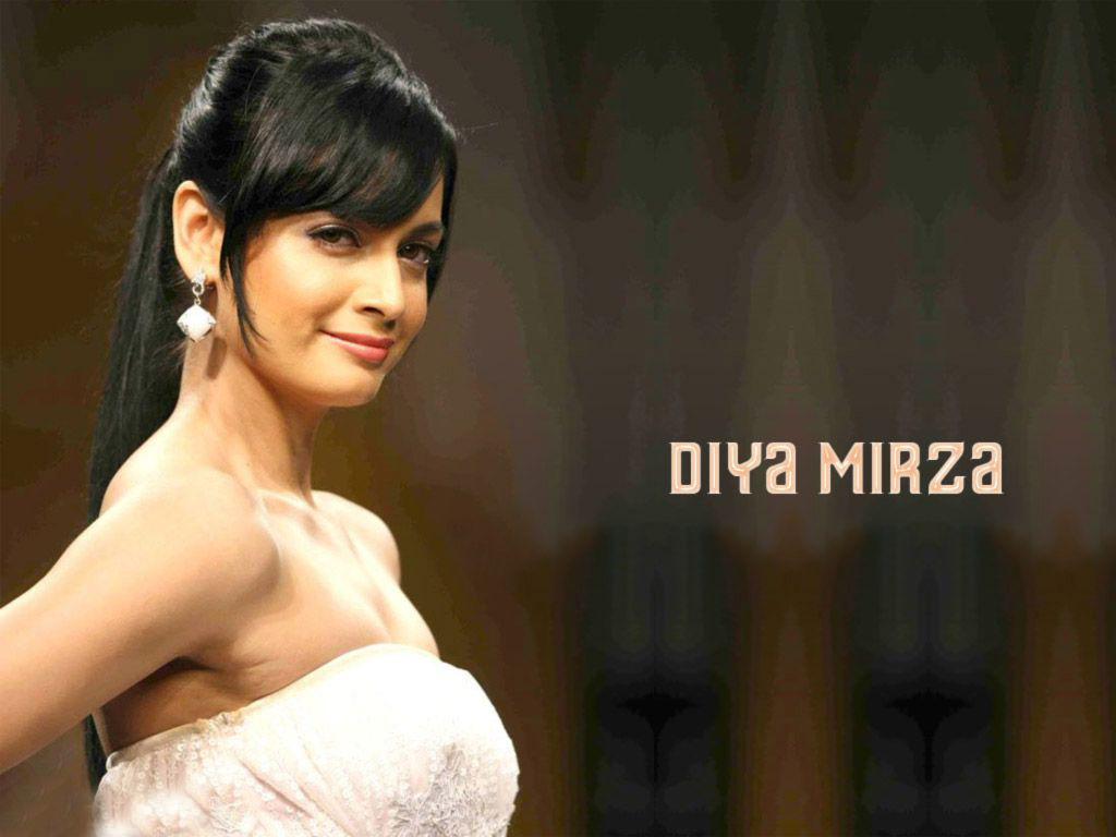 Indian Cute Actress Dia Mirza Hd Wallpapers - Hindi Actress Diya Mirza - HD Wallpaper 