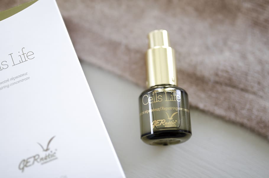 Wristwatch, Bottle, Beauty, Spa, Skin Care, Cosmetics, - HD Wallpaper 