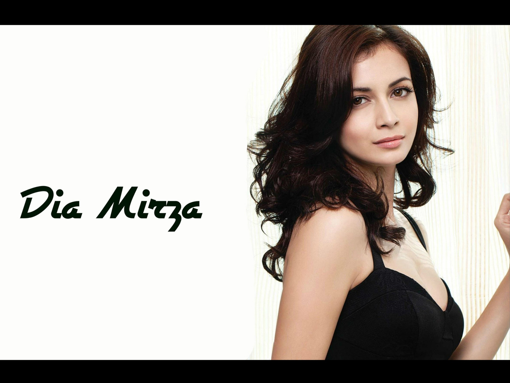 Dia Mirza Wallpapers - Cute Beautiful Dia Mirza - HD Wallpaper 