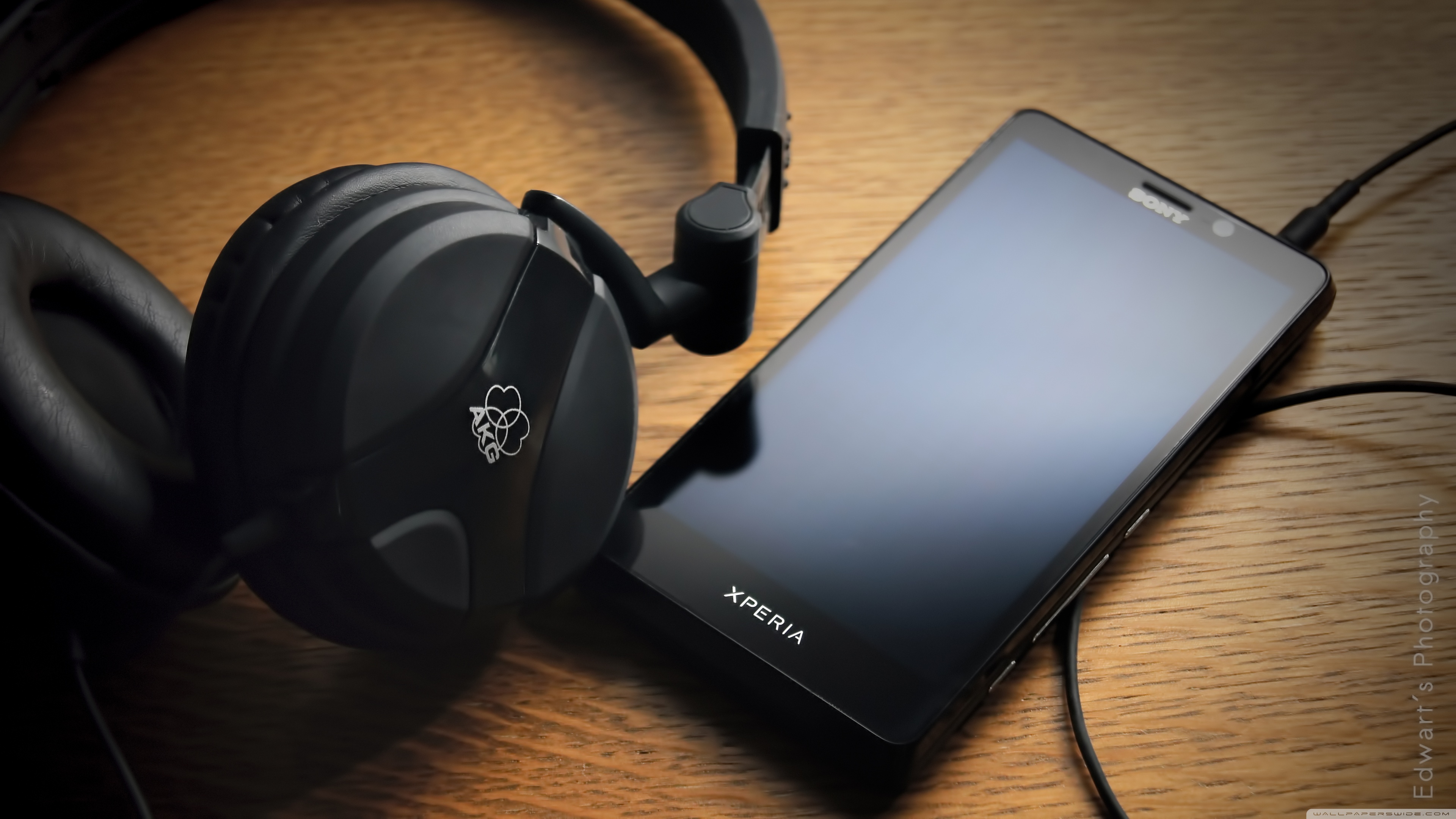 Akg - HD Wallpaper 