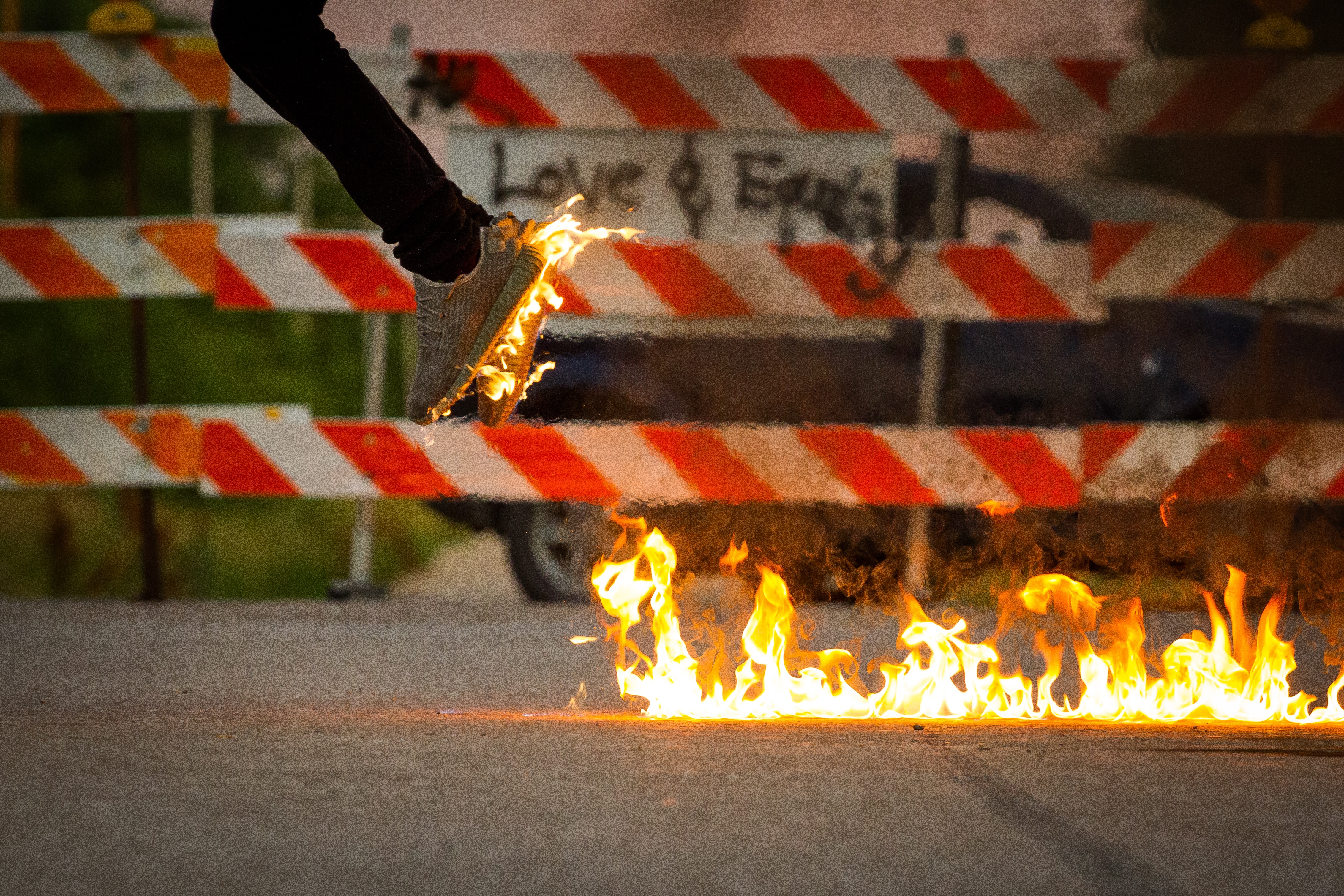 Person Jumping From Fire, Wallpaper, Cool Wallpapers, - Sepatu Berapi - HD Wallpaper 