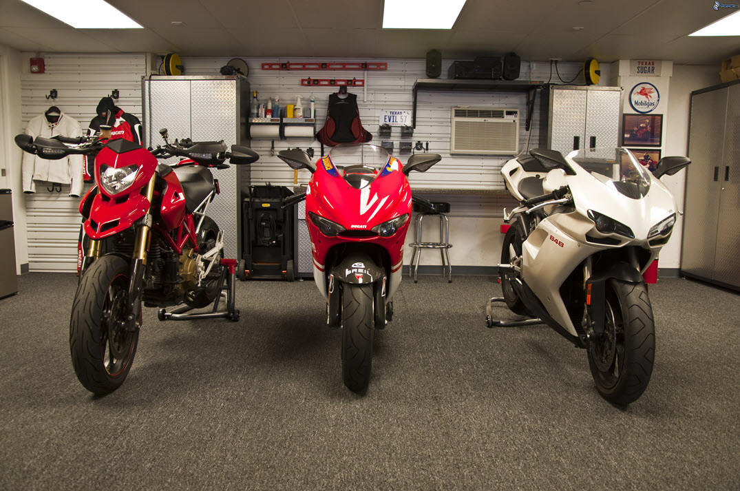 Hypermotard Desmosedici - HD Wallpaper 