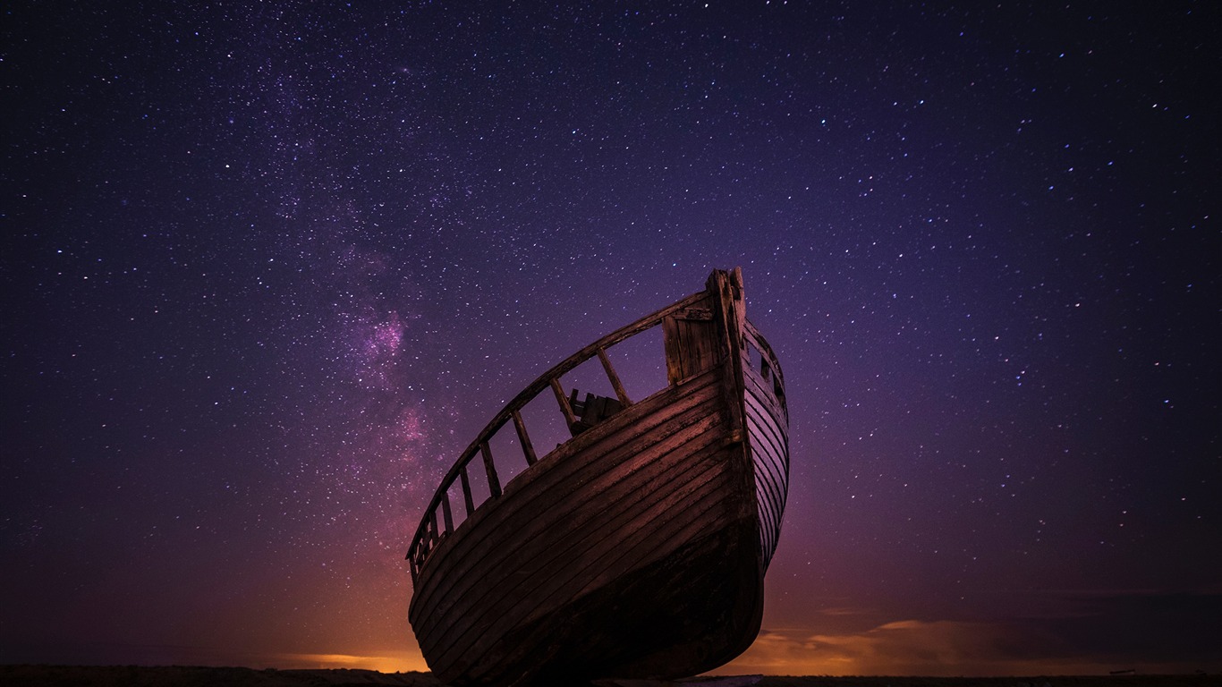 Barco De Madera Abandonado Bajo Las Estrellas Scenery - Wooden Boat At Night - HD Wallpaper 