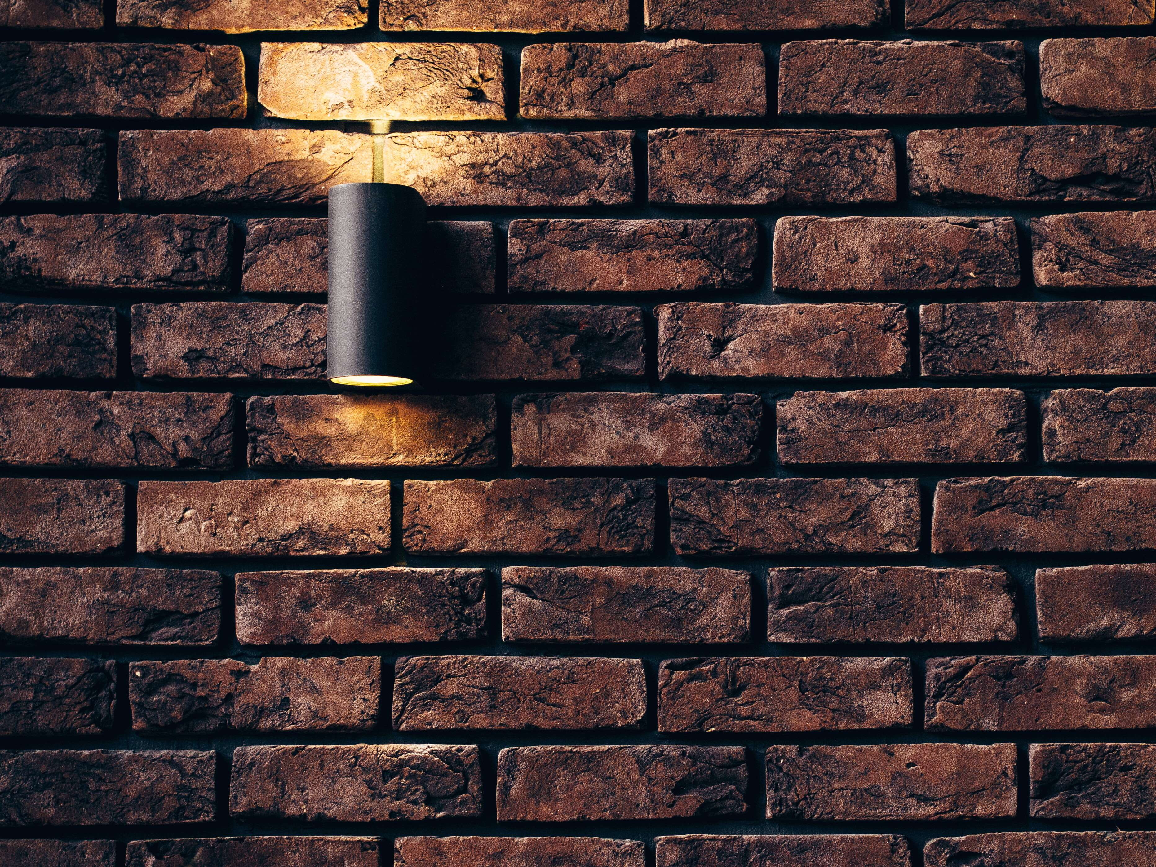 Wall Sconce On Brick - HD Wallpaper 