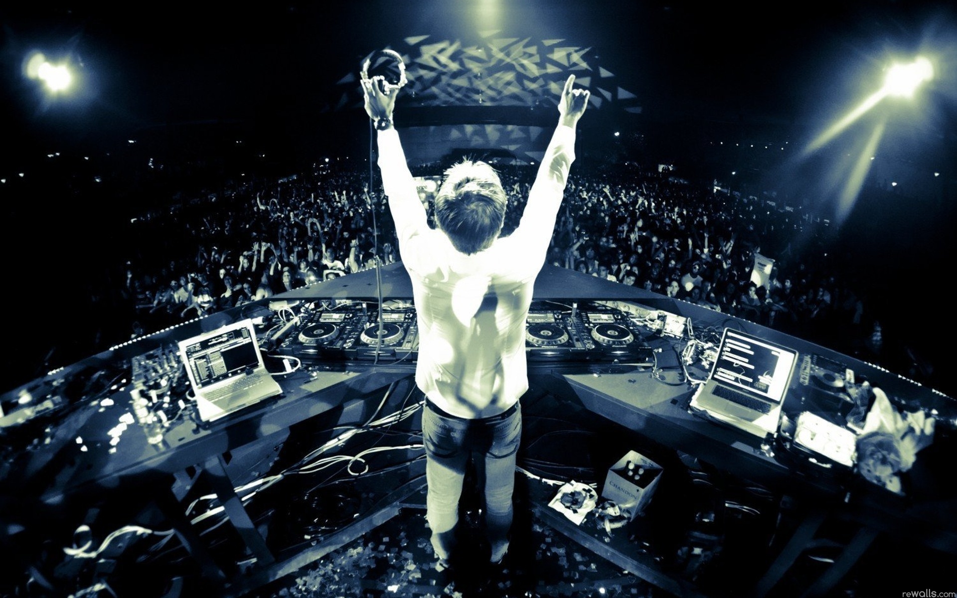 Dj, Music, And Party Image - Armin Van Buuren In Concert - HD Wallpaper 
