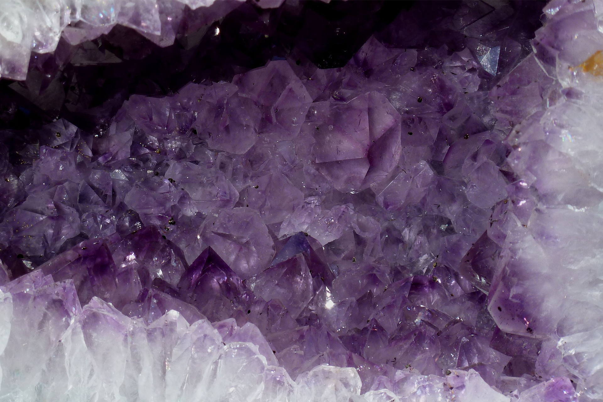 Inside Amethyst Crystal Geode Wallpaper Data Src - Crystal Inside -  1920x1280 Wallpaper 