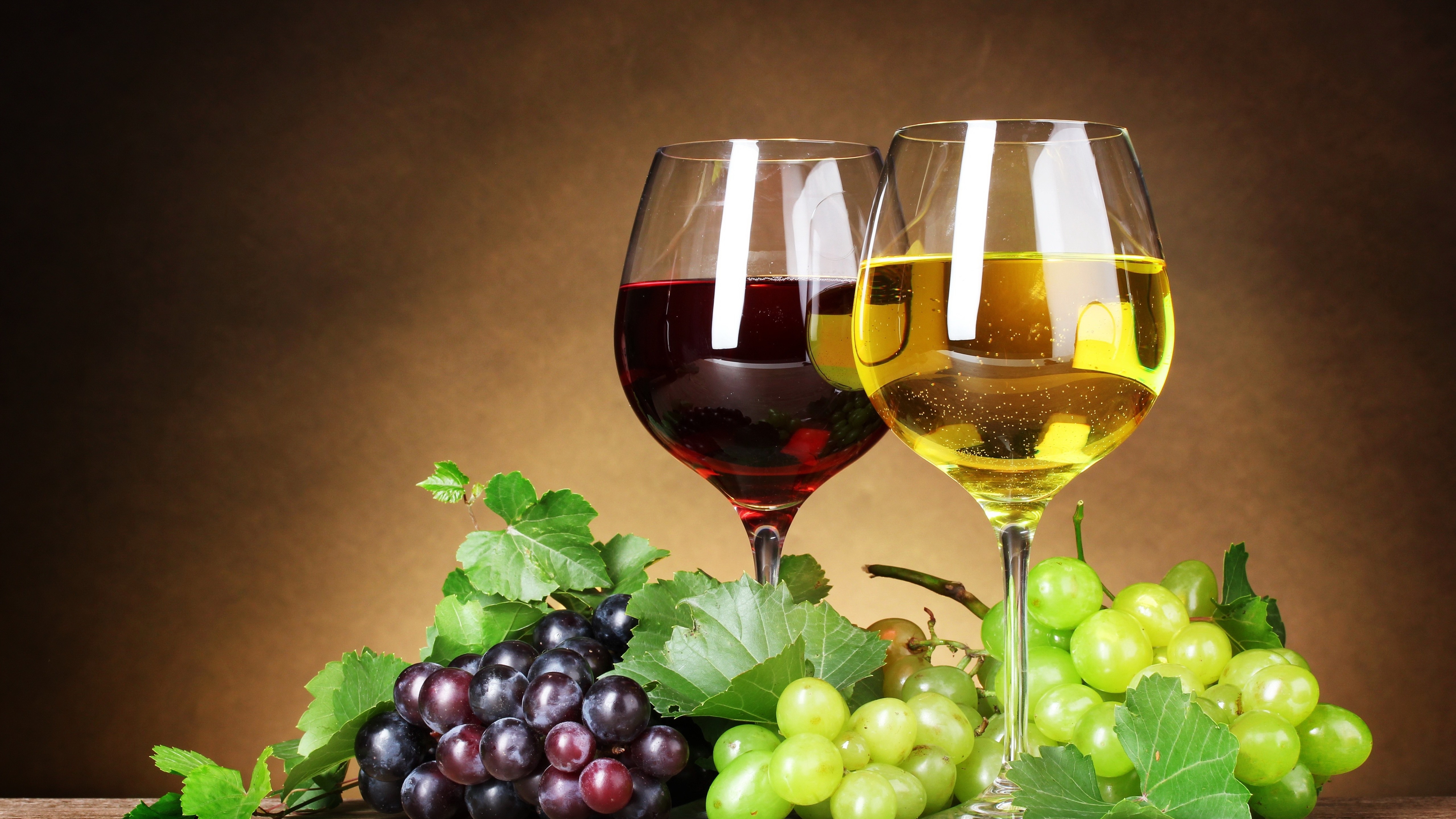 Wallpaper Grapes, Red And White Wine, Glass Cups - Red Wine And White Wine - HD Wallpaper 