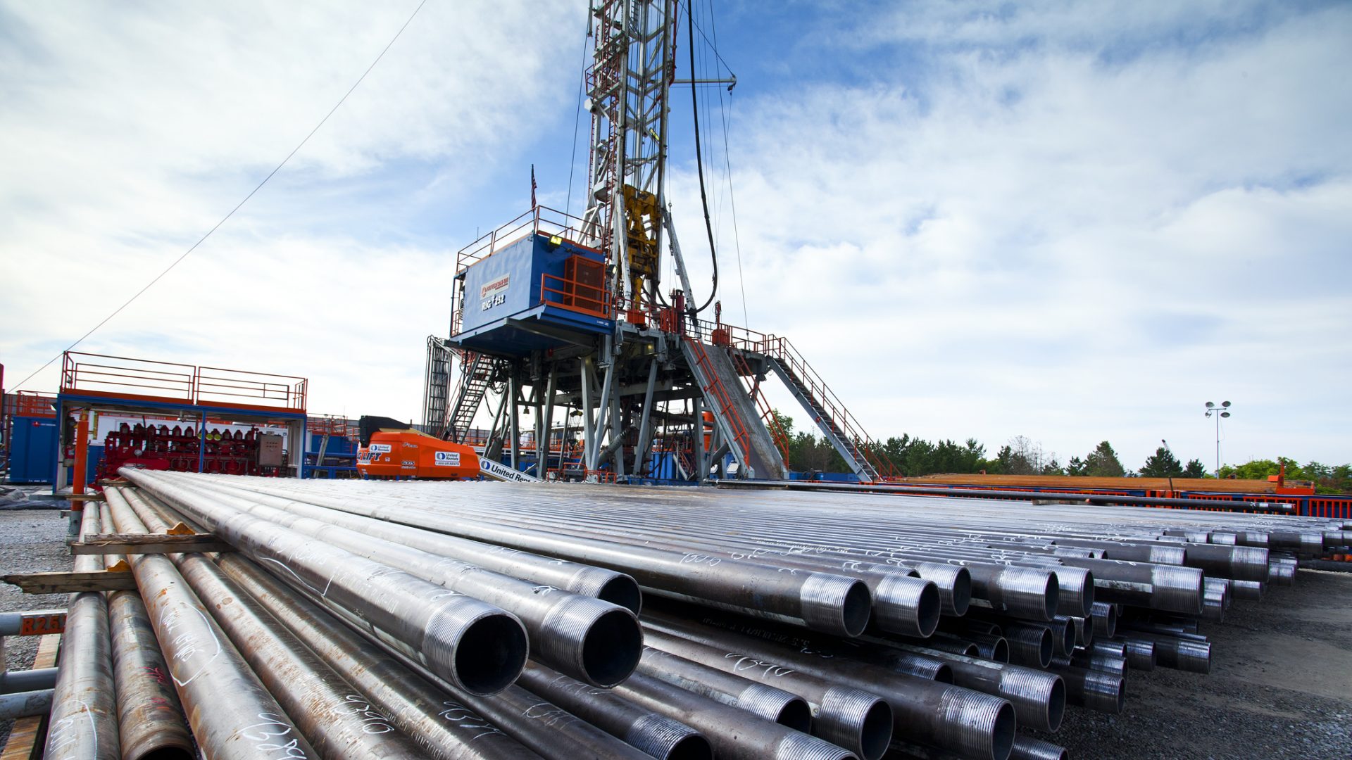 Photo Of A Rig 
 Style Object Position - Steel Casing Pipe - HD Wallpaper 
