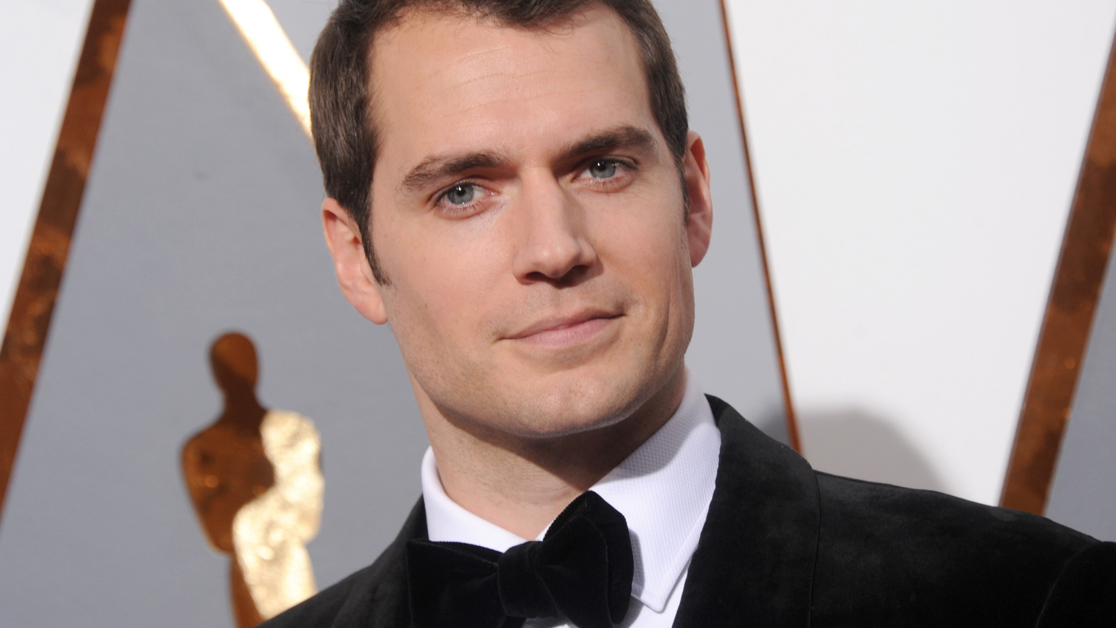 Henry Cavill Square Face - HD Wallpaper 