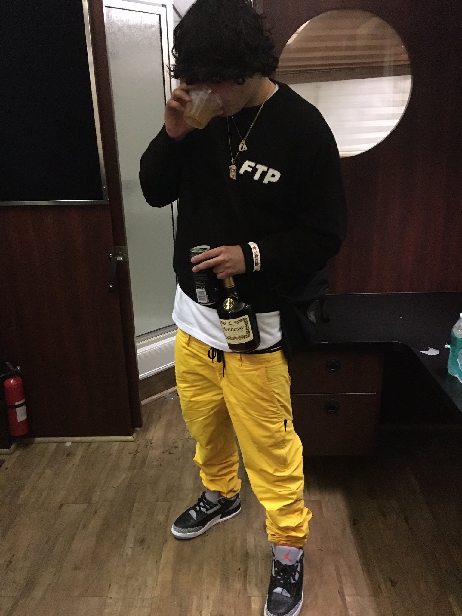 Ohgeesy 2018 - 1536x2048 Wallpaper - teahub.io