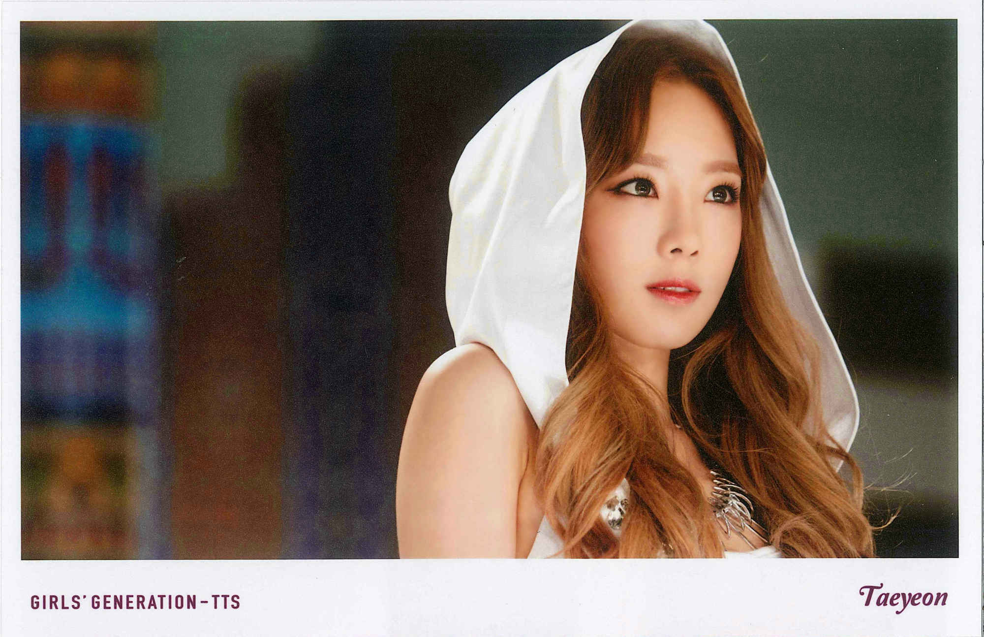 Taetiseo Taeyeon- Holler Polaroids - Girl - HD Wallpaper 