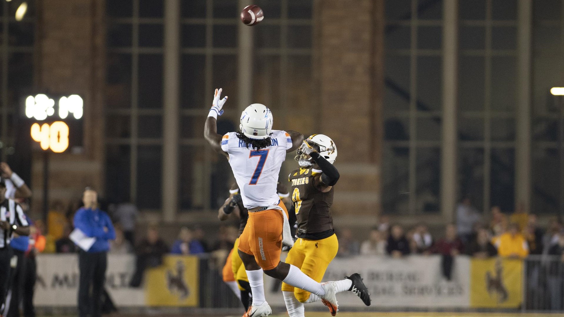 Kick American Football - HD Wallpaper 