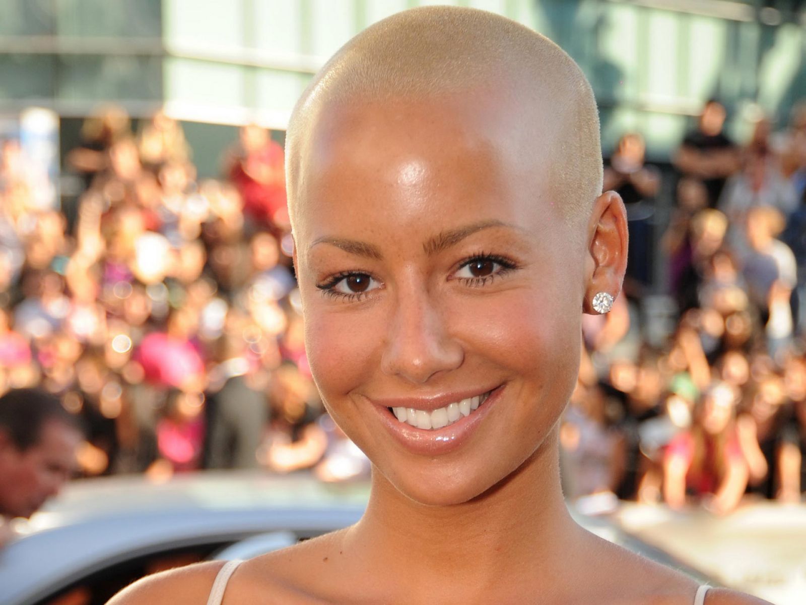 Amber Rose Naked - Amber Rose With No Hair - 1600x1200 Wallpaper