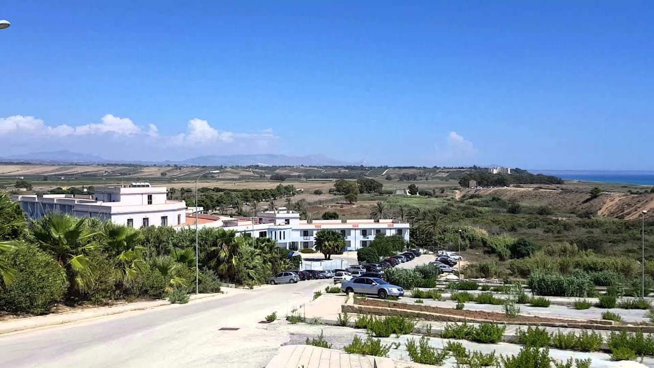 Suburb - HD Wallpaper 