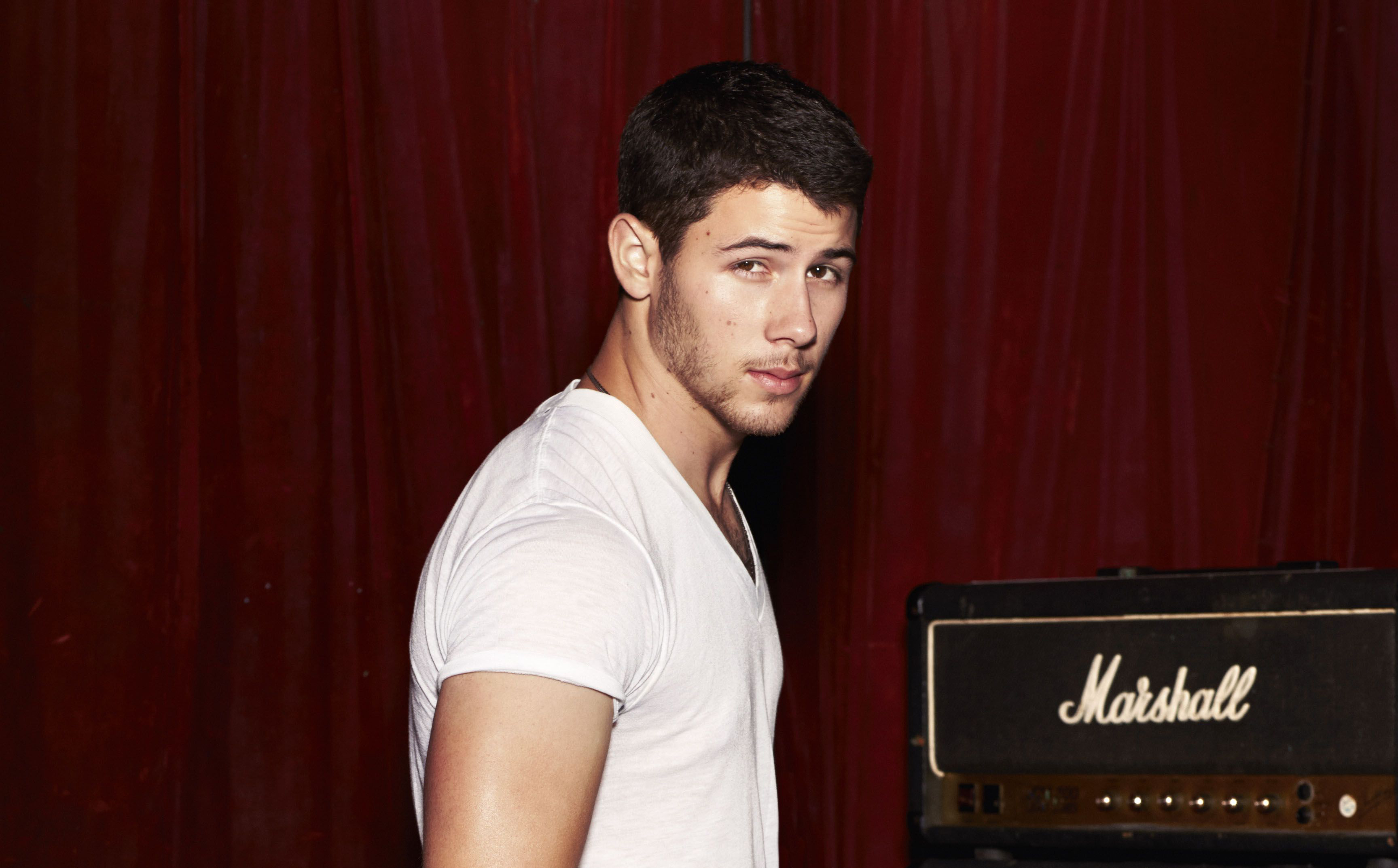 Iphone Nick Jonas Wallpaper Hd - HD Wallpaper 