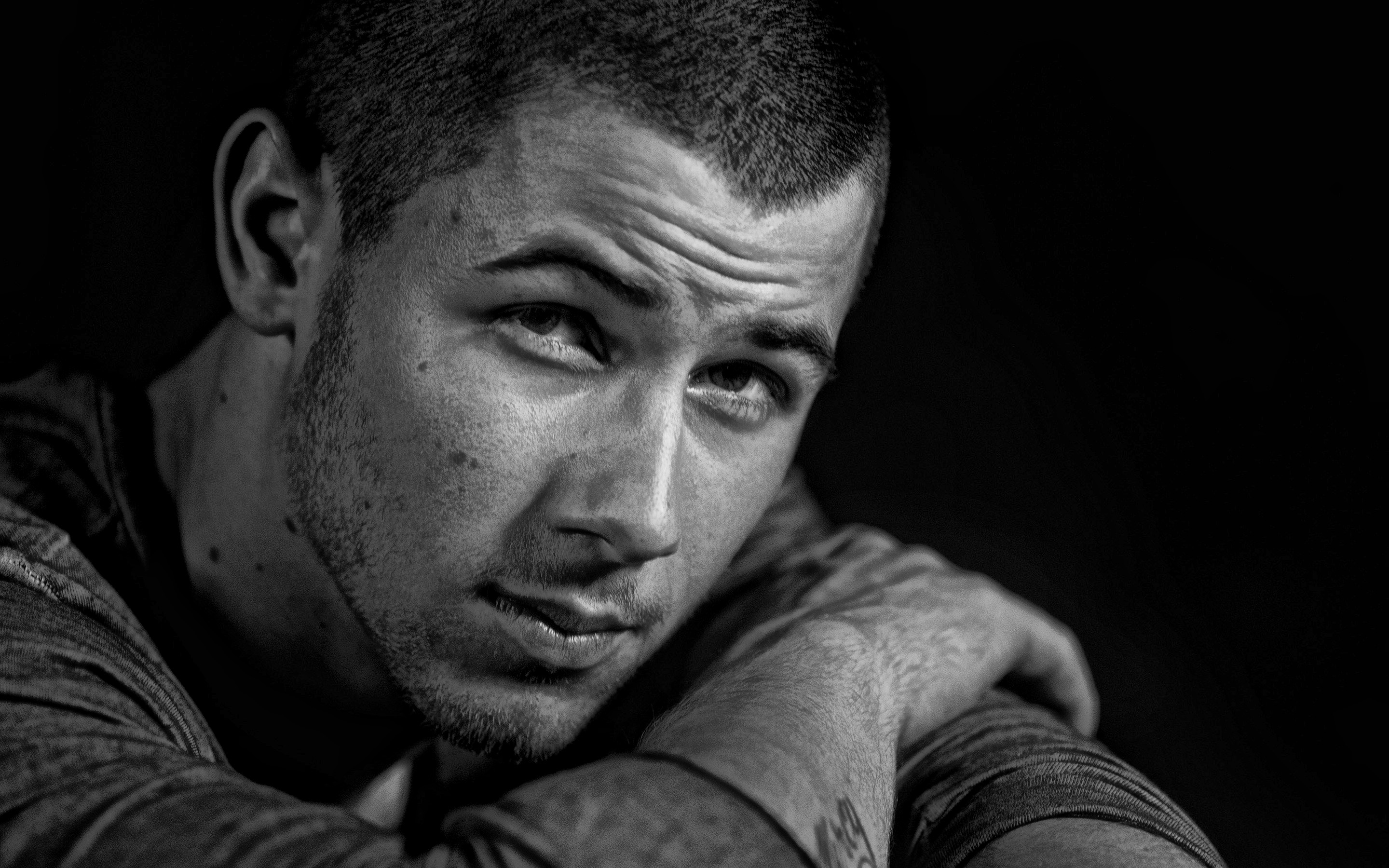 Nick Jonas, American Actor, Portrait, Photoshoot, Monochrome, - My Mom Thought I Was Dad - HD Wallpaper 