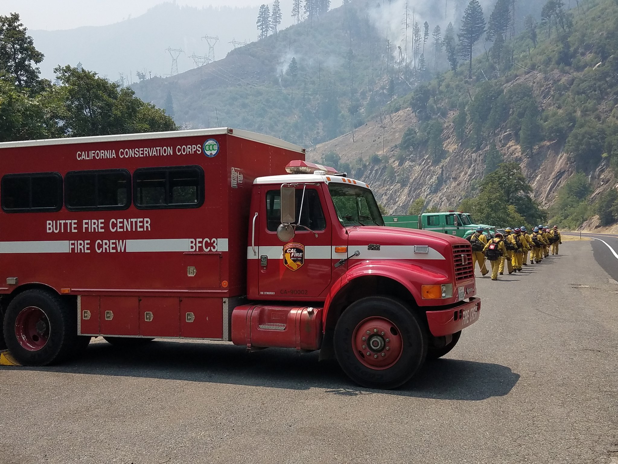 Trailer Truck - HD Wallpaper 