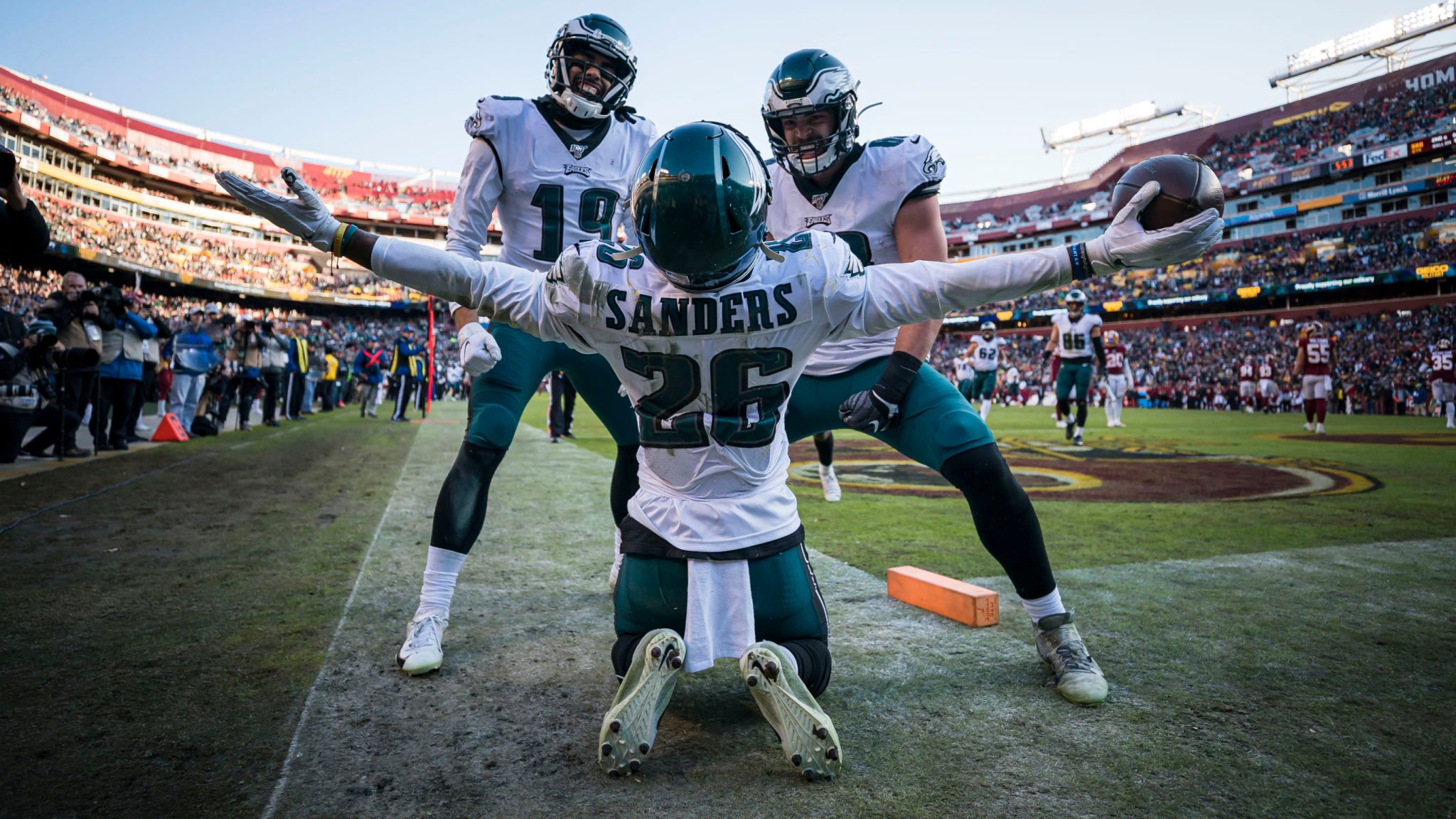 The Eagles Have Turned To Backups And Rookies - Carson Wentz Miles Sanders - HD Wallpaper 