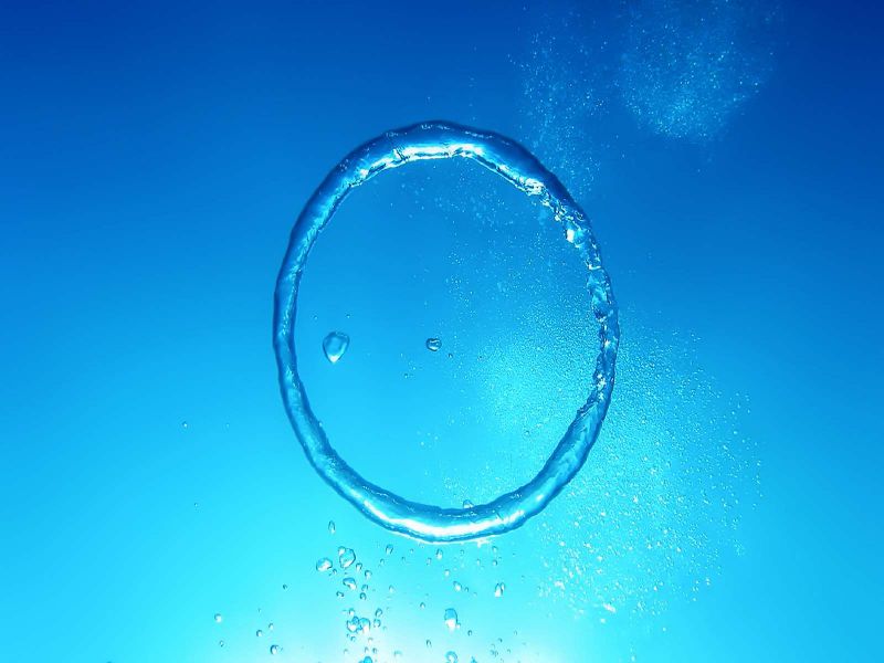 Air Rings In Water - HD Wallpaper 