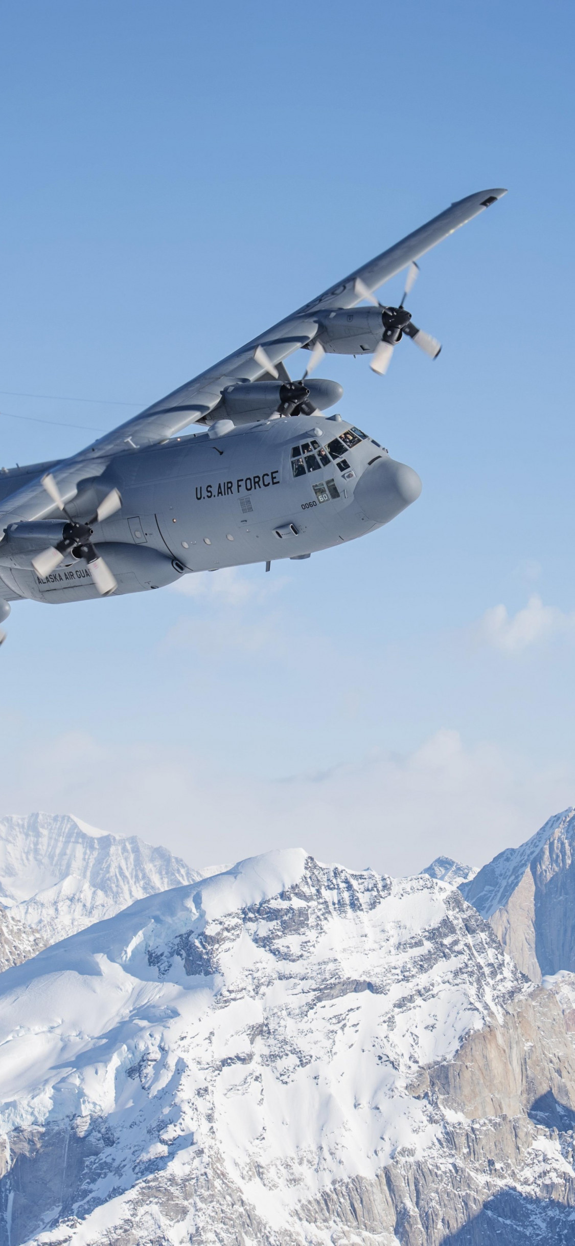 Hercules Aircraft Wallpaper - Airplane With Ice Mountains - HD Wallpaper 