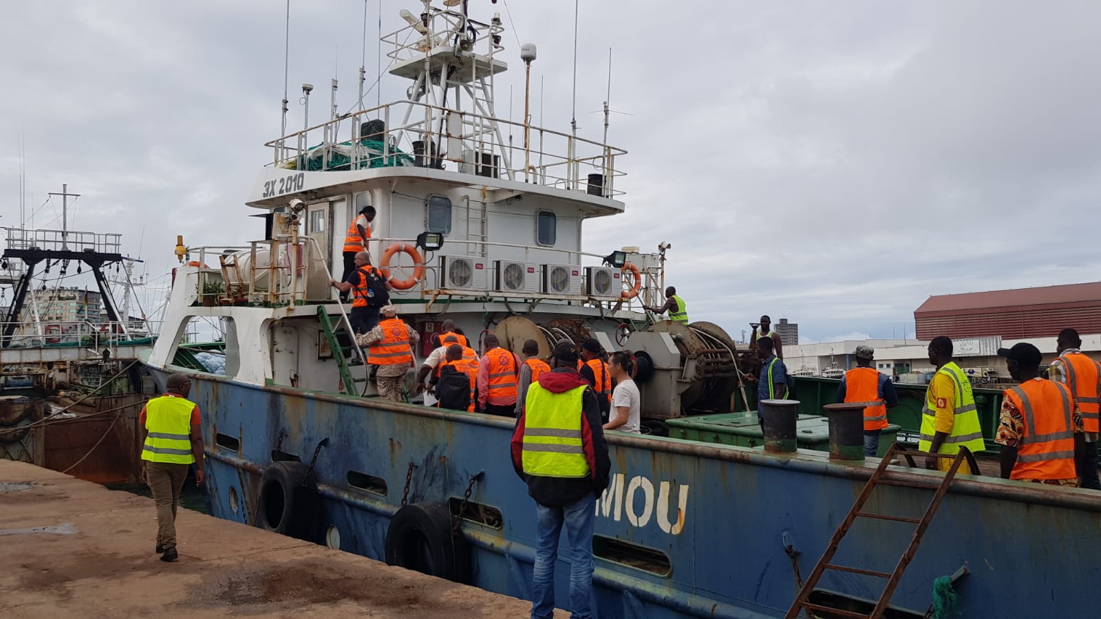 Survey Vessel - HD Wallpaper 