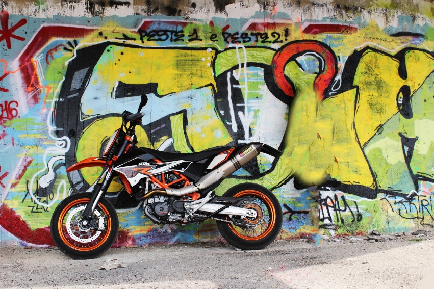 Ktm Bike Wall Editing Backgr - Wall Background Images For Editing Hd -  851x567 Wallpaper 