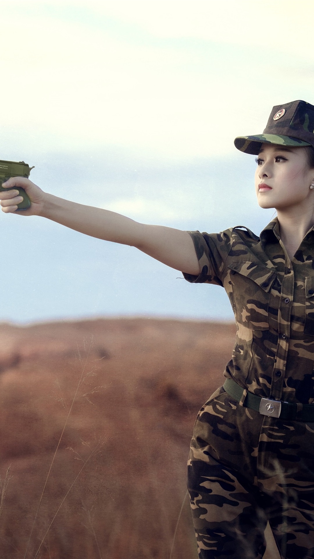 Iphone Wallpaper Female Soldier, Asian Girl, Use Gun, - Uniform Indian Army Girl Wallpaper Hd - HD Wallpaper 