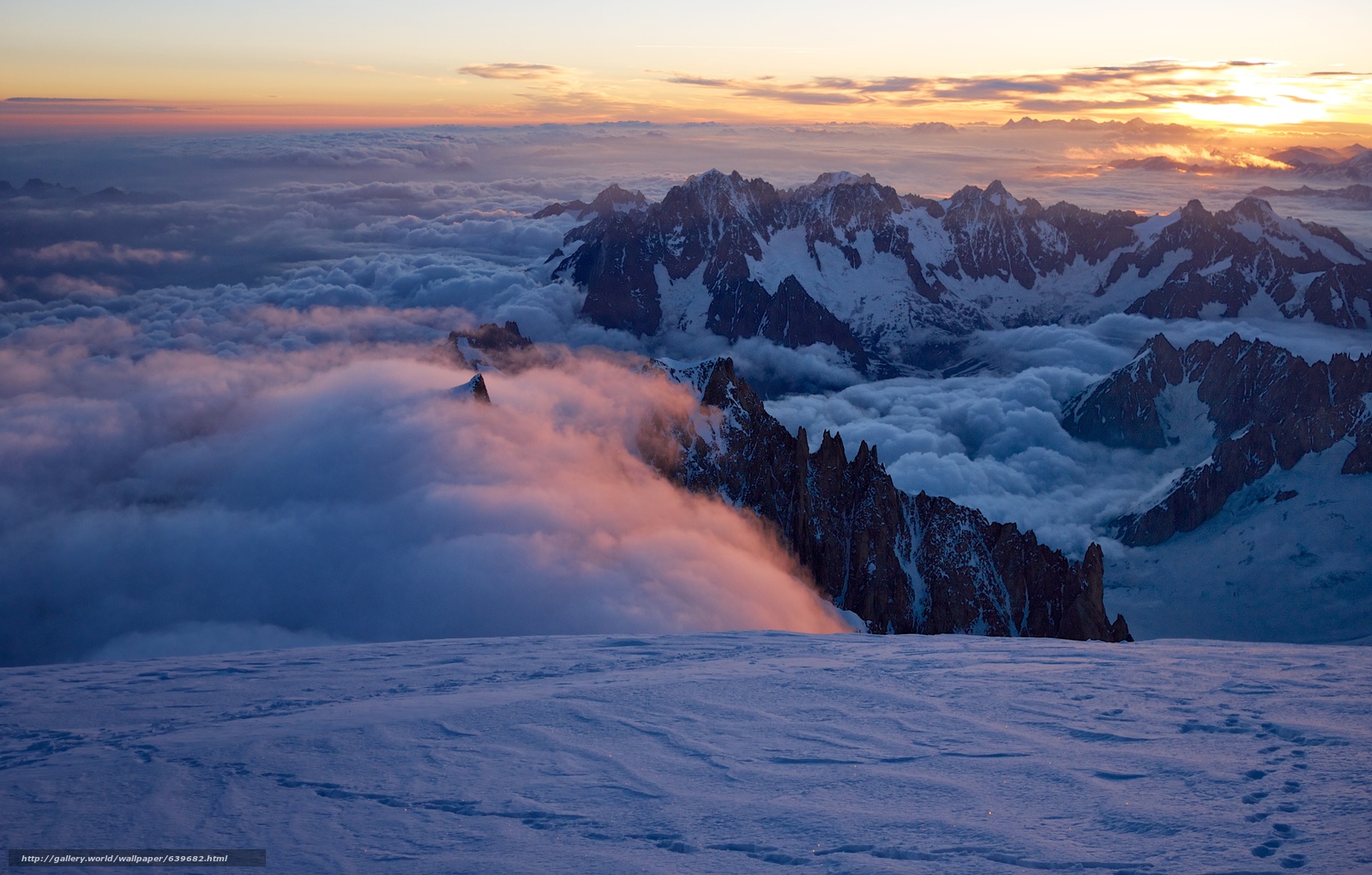 Download Wallpaper Mont Blanc Du Tacul, Aiguille Du - Aiguille Du Midi - HD Wallpaper 