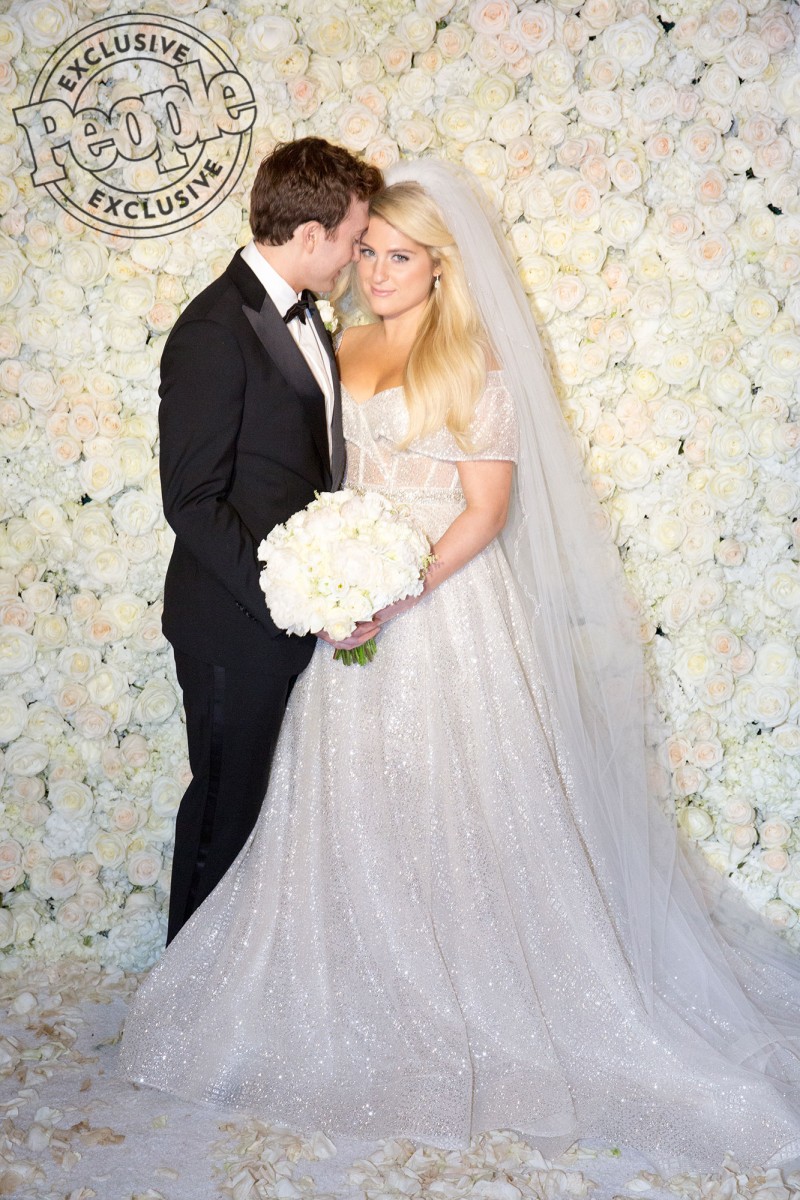 Pic - Meghan Trainor And Daryl Sabara Wedding - HD Wallpaper 