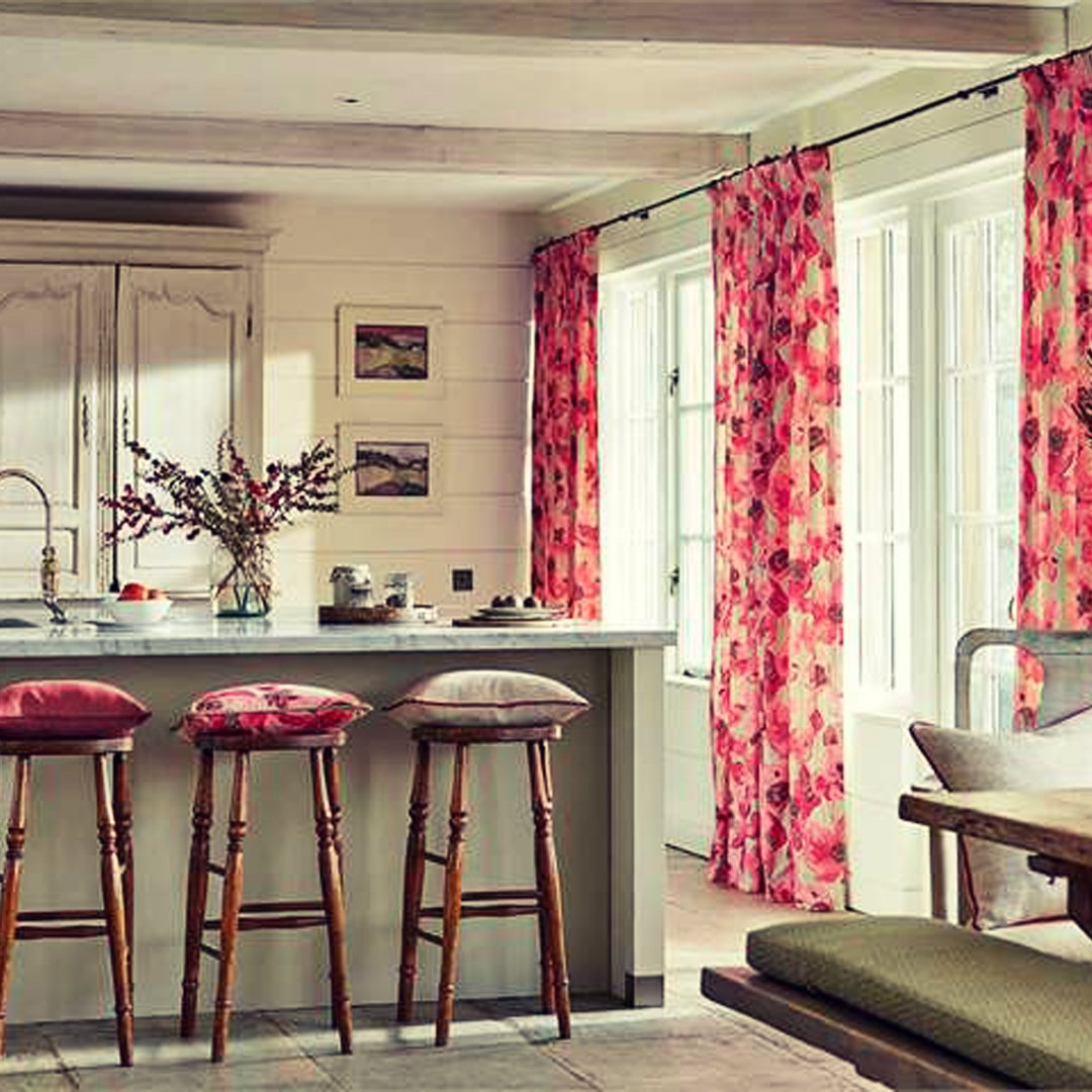 Positioning A Curtain Pole - HD Wallpaper 