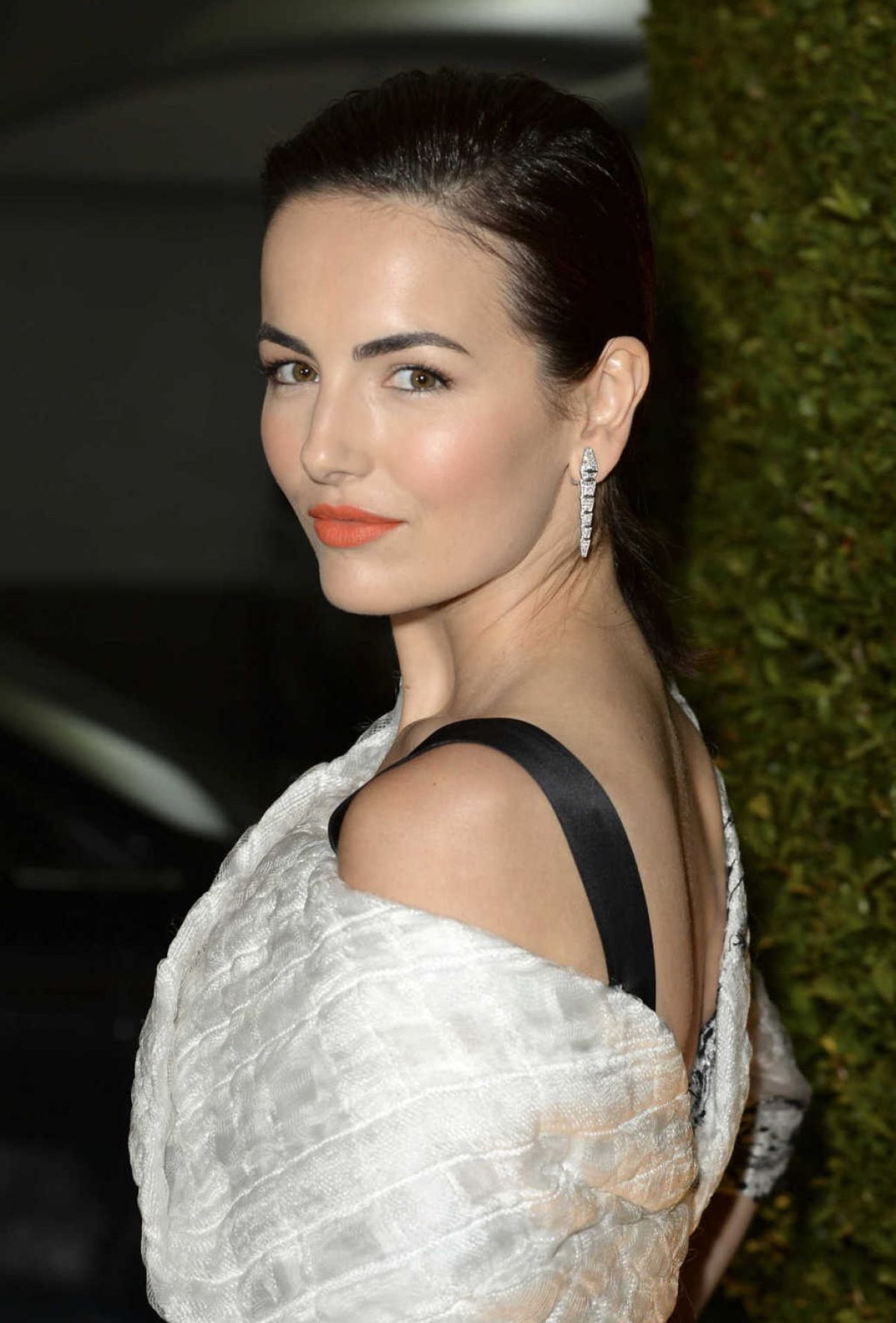 Camilla Belle At Decades Of Glamour Event In West Hollywood - Girl - HD Wallpaper 