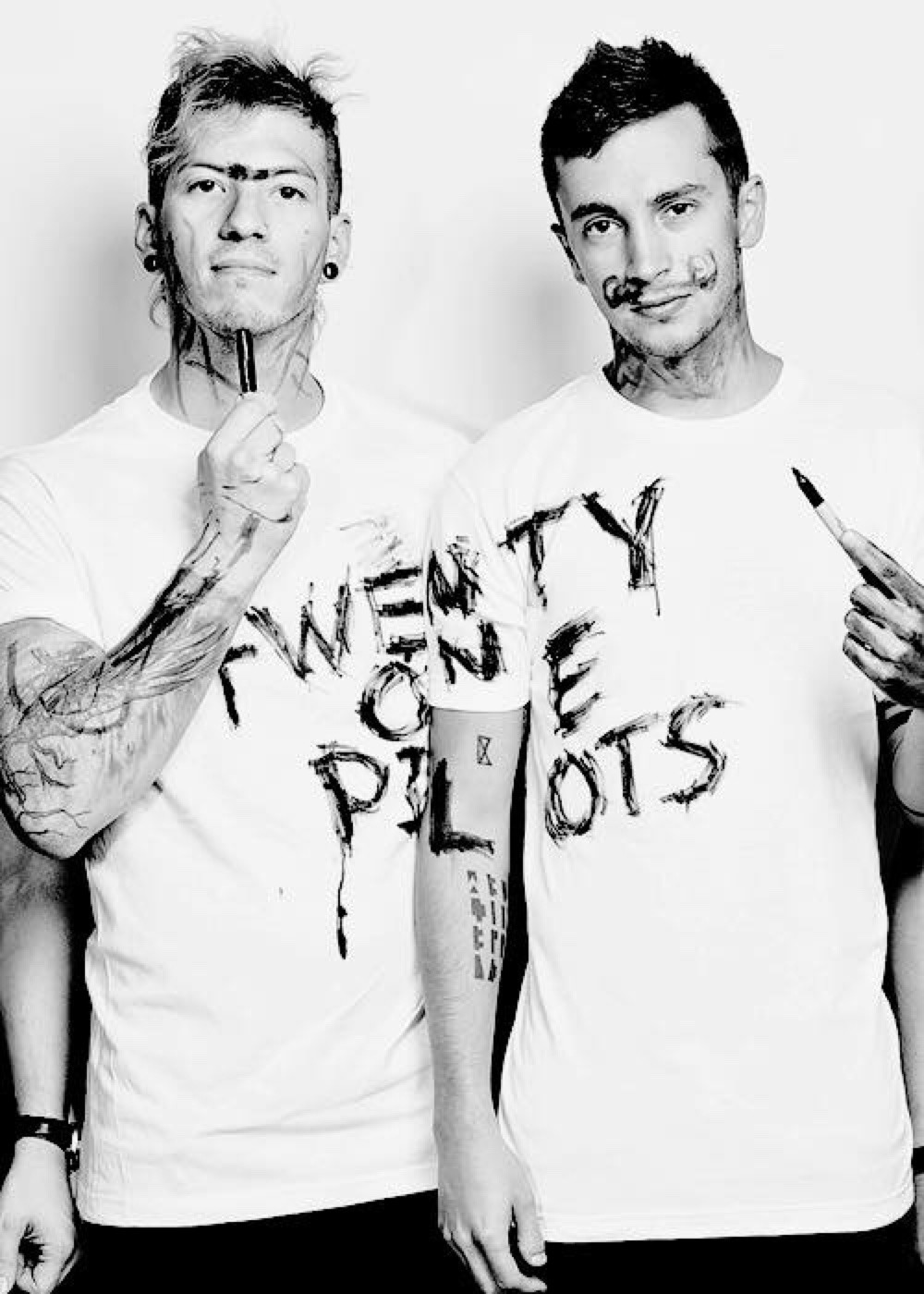 Josh Dun Wallpaper - HD Wallpaper 