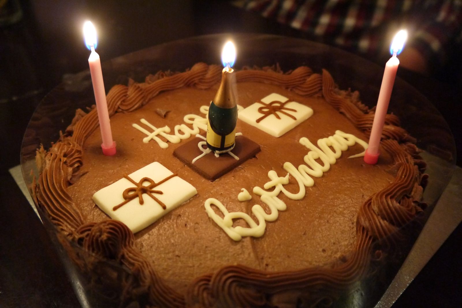 Chocolate Birthday Cake With Candles - 1600x1069 Wallpaper - teahub.io