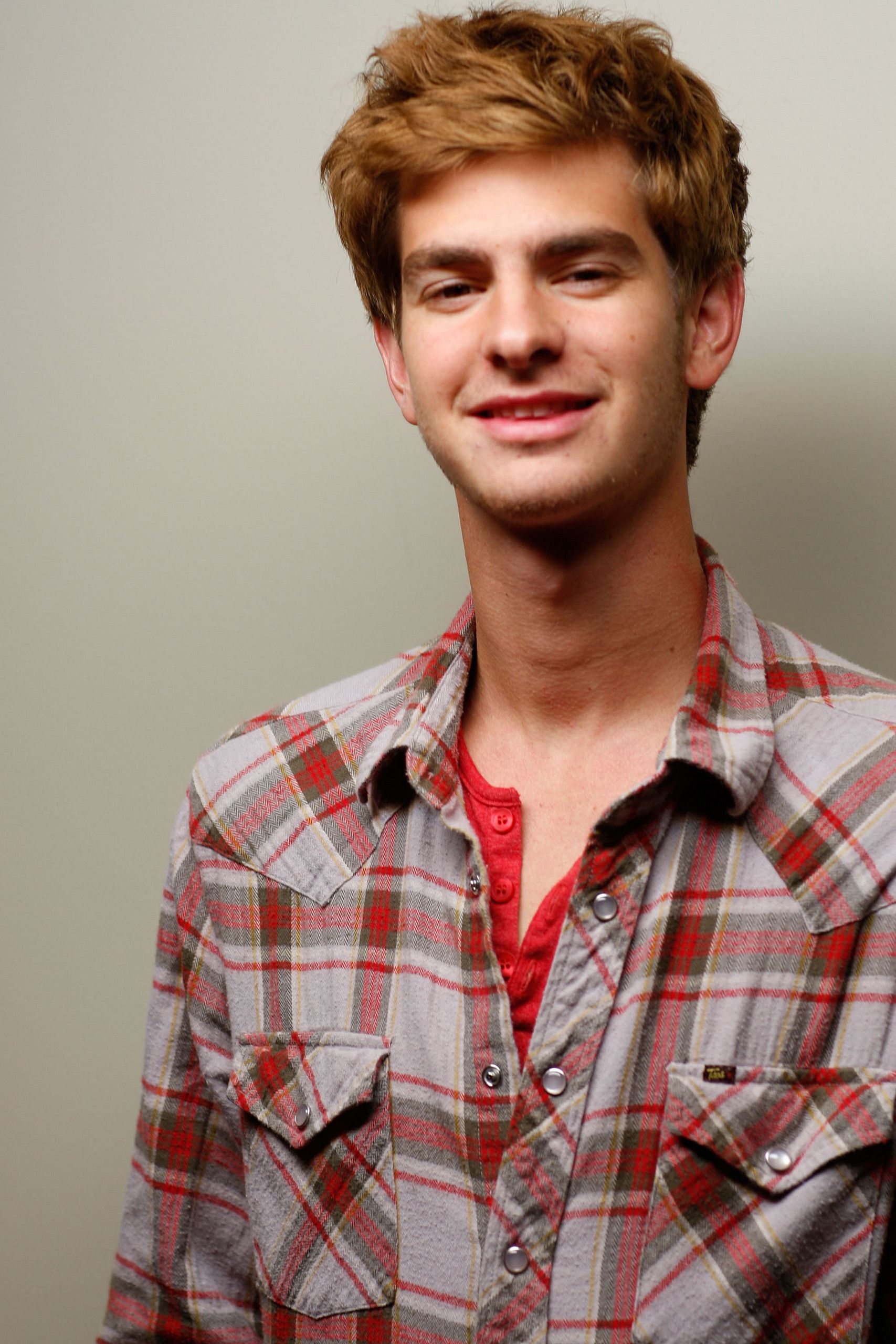 Andrew Garfield Boy - HD Wallpaper 