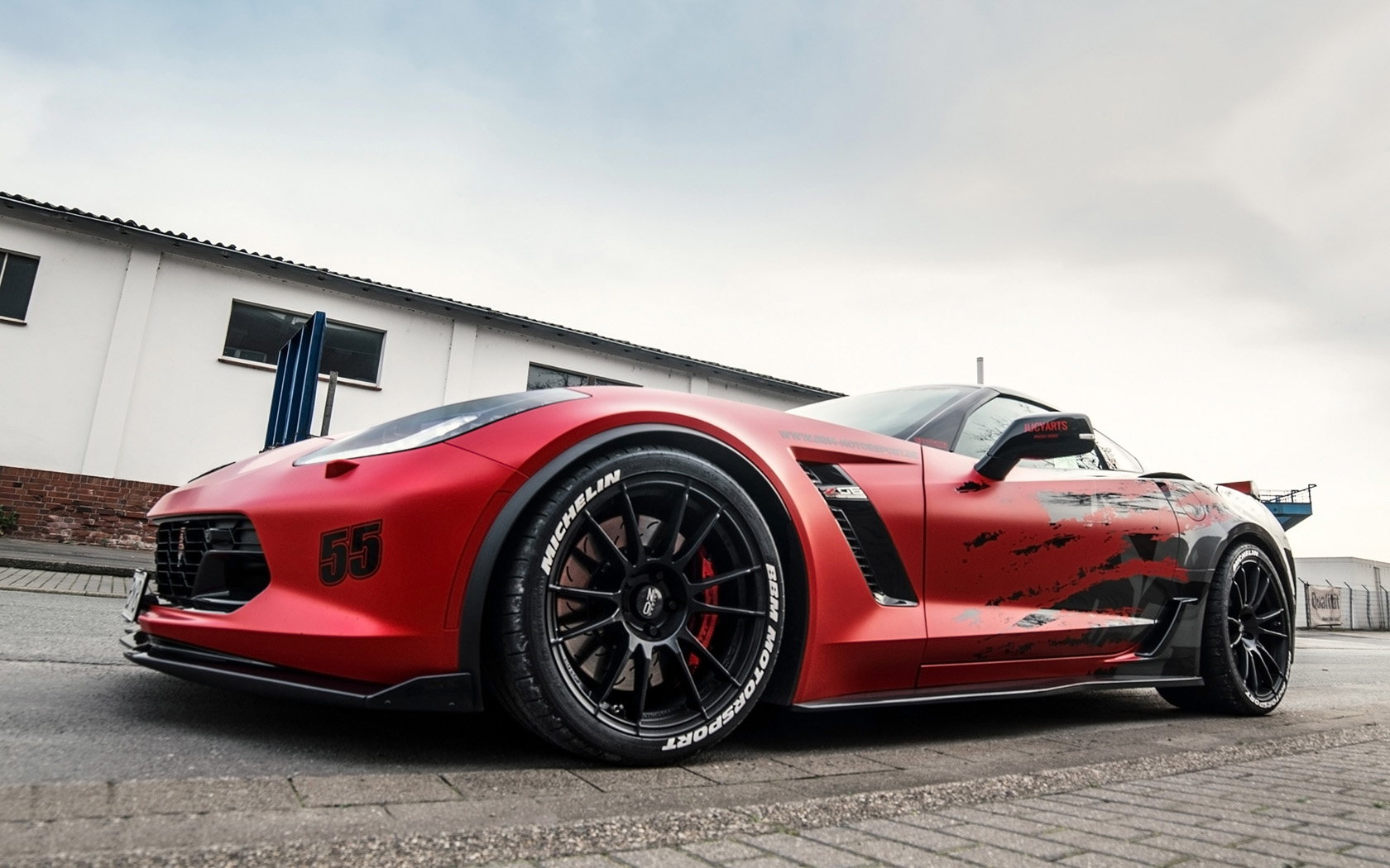 C7 Corvette With Vinyl Wrap - HD Wallpaper 