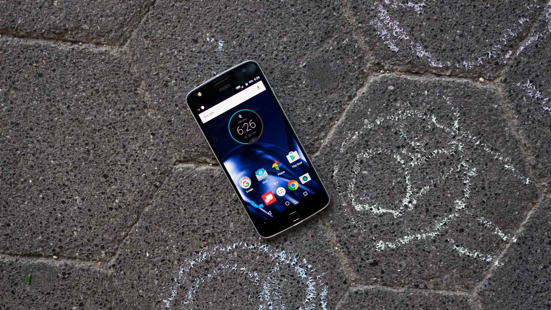 Moto Z Play Review - Motorola Moto Z Play In Hands - HD Wallpaper 