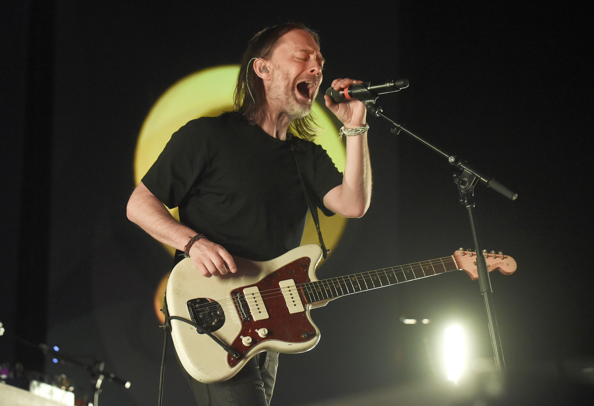 Thom Yorke - HD Wallpaper 