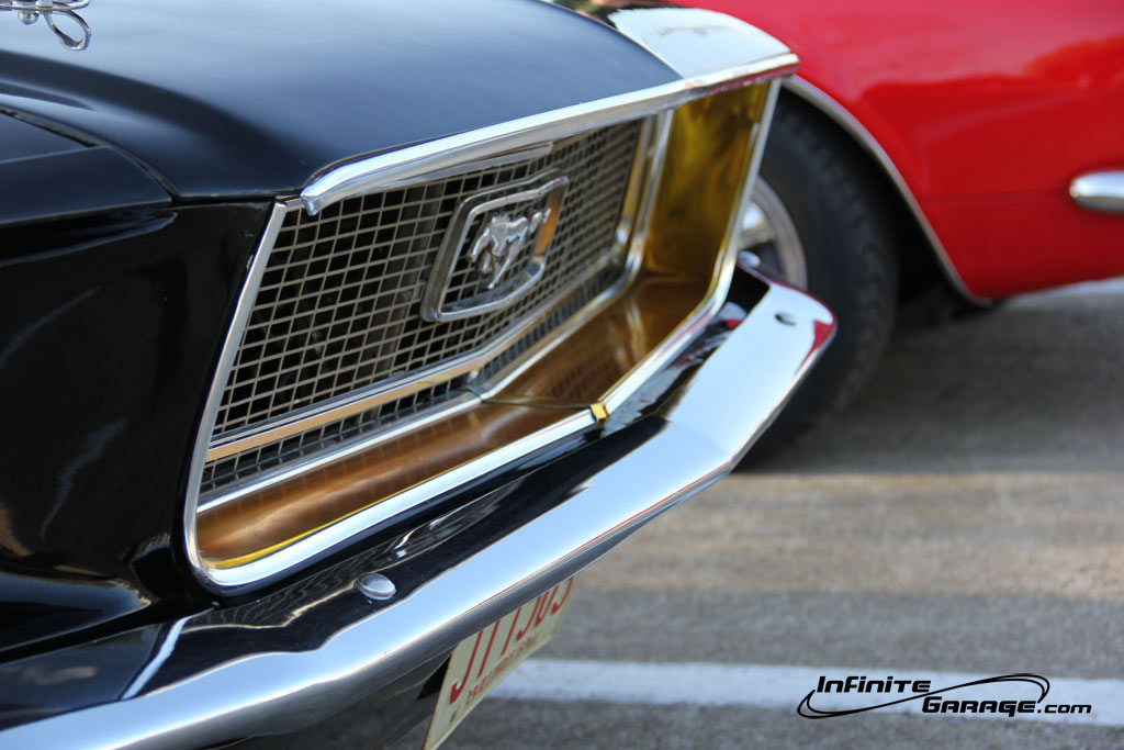 Mustang Grill - Coupé - HD Wallpaper 