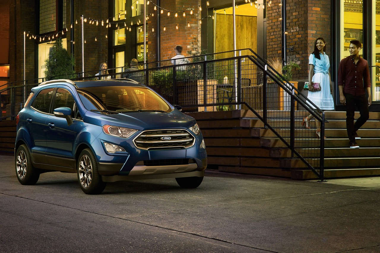 2018 Ford Ecosport In Night Hd Wallpaper - 2019 Mazda Cx 3 Vs 2019 Ford Ecosport - HD Wallpaper 