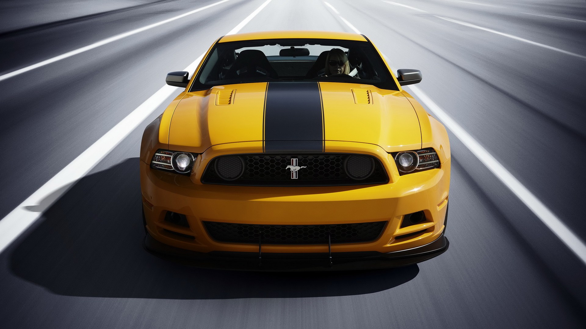 Ford Mustang And Chevrolet Camaro Comparison - HD Wallpaper 