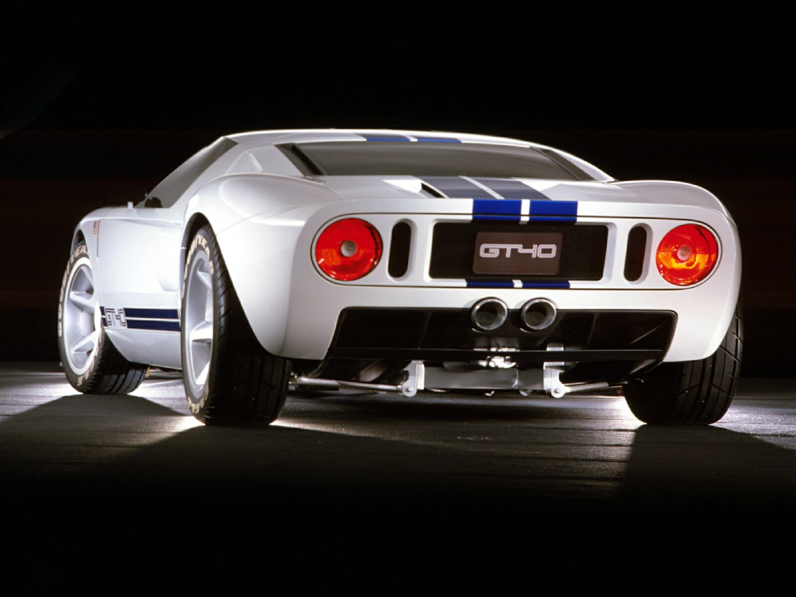 Ford Gt 40 - HD Wallpaper 